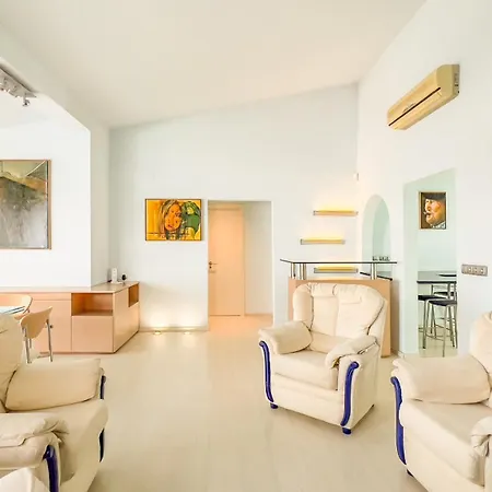 Villa Majordoms - *