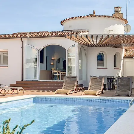 Villa Majordoms - *